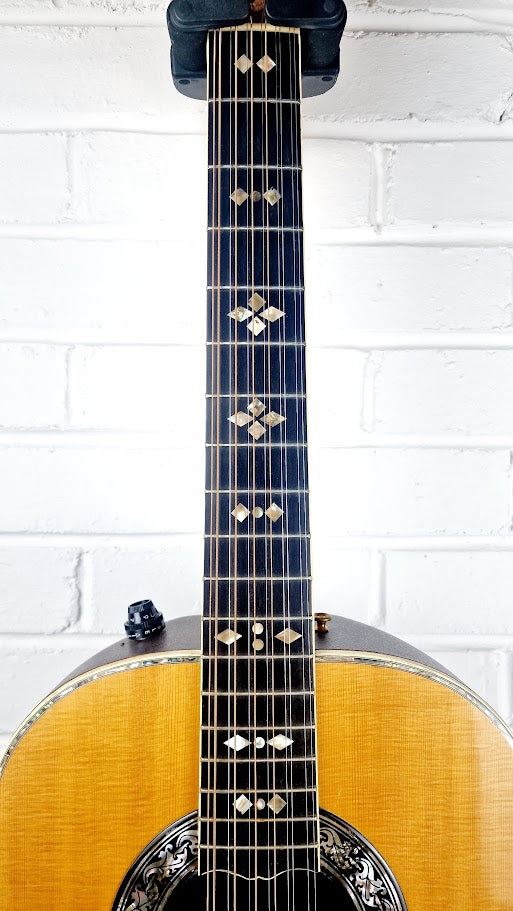OVATION 1658 CUSTOM LEGEND 12 STRING BOWL BACK GUITAR AND HARD CASE