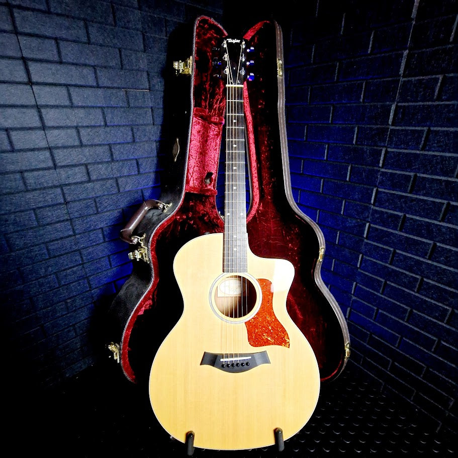 TAYLOR 214CE-K DLX ELECTRO ACOUSTIC GUITAR + TAYLOR HARD CASE