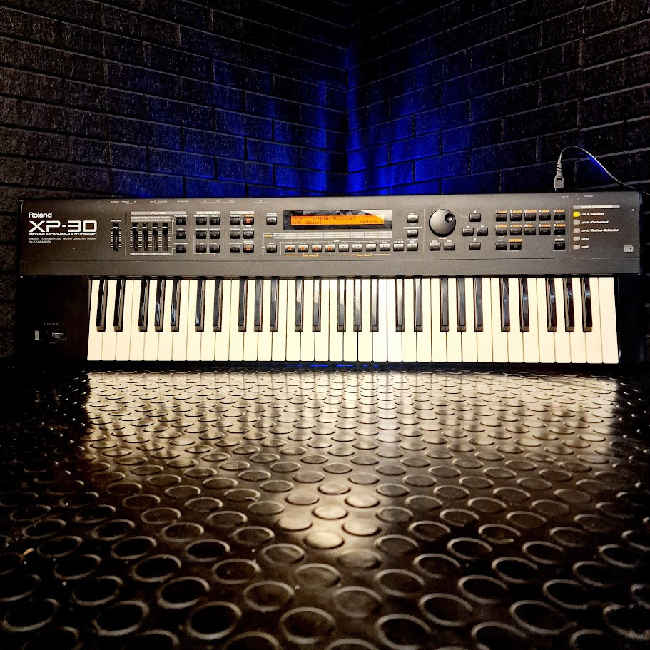 ROLAND XP30 64 VOICE EXPANDABLE 61 KEY SYNTHESIZER