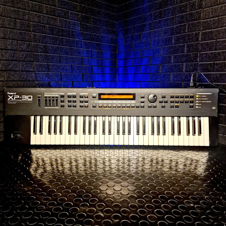 ROLAND XP30 64 VOICE EXPANDABLE 61 KEY SYNTHESIZER