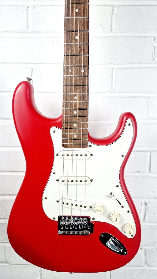 CRUISER BY CRAFTER RED STRATOCASTER ELECTRIC GUITAR