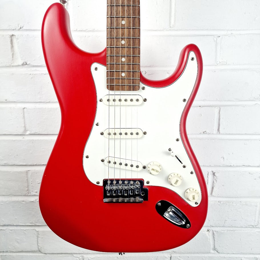 CRUISER BY CRAFTER RED STRATOCASTER ELECTRIC GUITAR