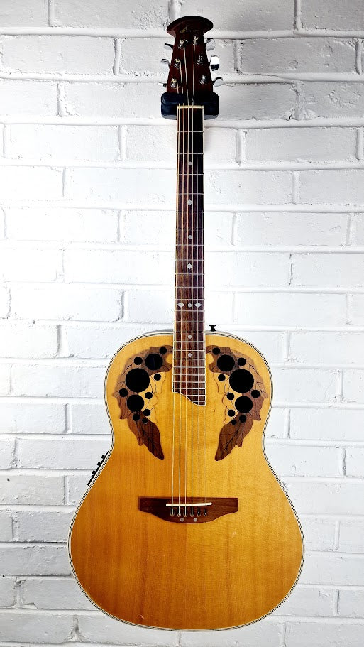 OVATION CELEBRITY DELUXE CC267 ROUNDBACK ELECTRO ACOUSTIC GUITAR