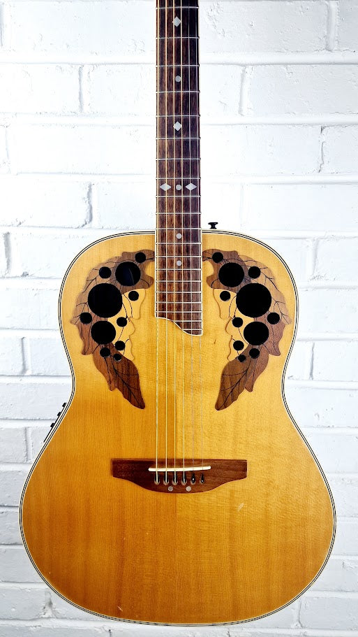 OVATION CELEBRITY DELUXE CC267 ROUNDBACK ELECTRO ACOUSTIC GUITAR