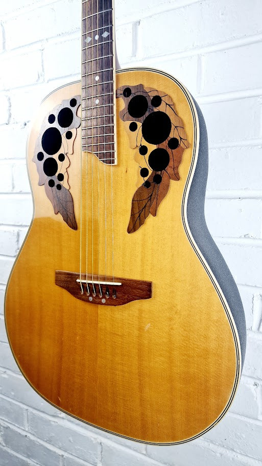 OVATION CELEBRITY DELUXE CC267 ROUNDBACK ELECTRO ACOUSTIC GUITAR