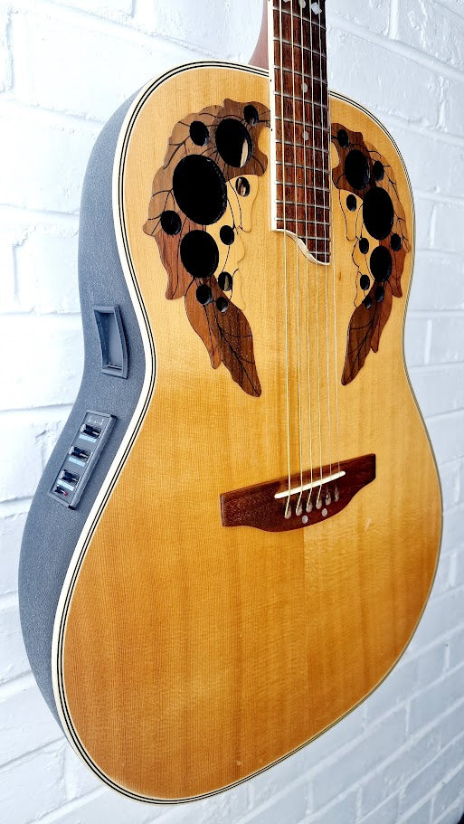 OVATION CELEBRITY DELUXE CC267 ROUNDBACK ELECTRO ACOUSTIC GUITAR