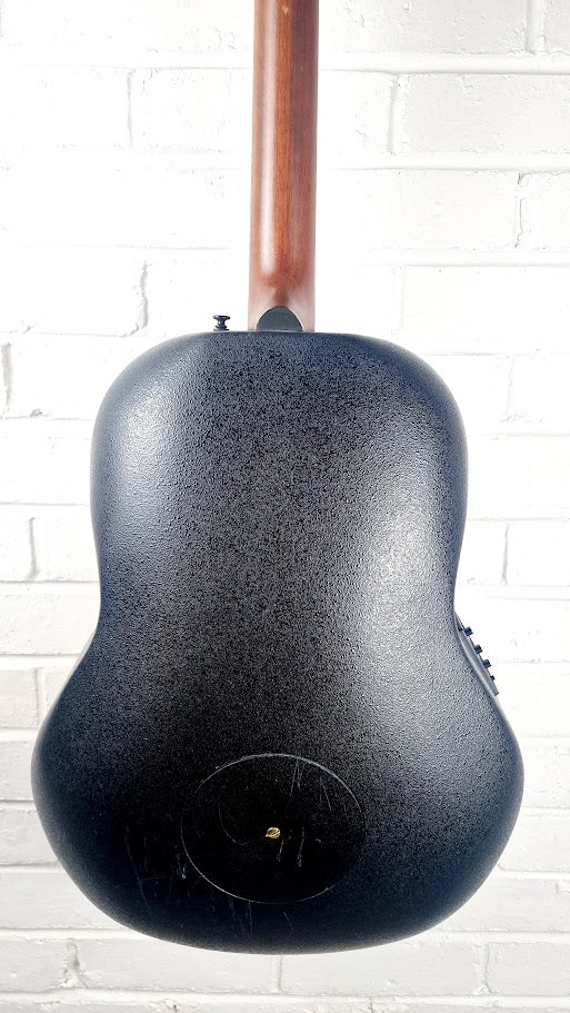 OVATION CELEBRITY DELUXE CC267 ROUNDBACK ELECTRO ACOUSTIC GUITAR