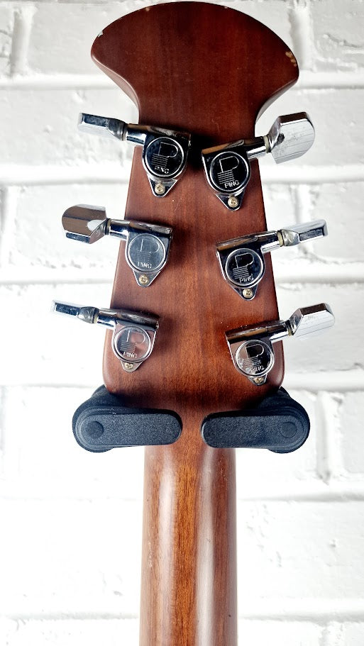OVATION CELEBRITY DELUXE CC267 ROUNDBACK ELECTRO ACOUSTIC GUITAR