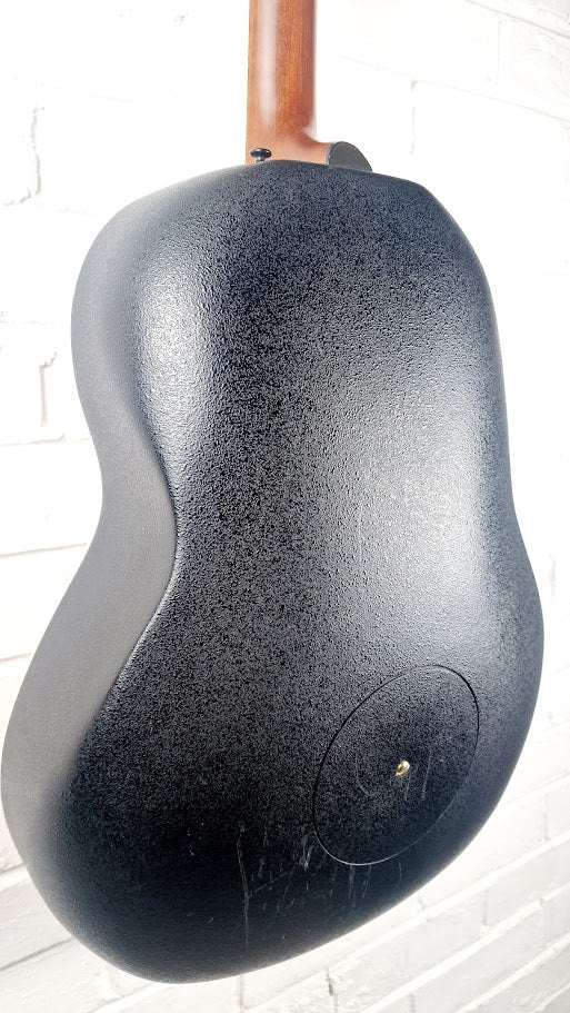 OVATION CELEBRITY DELUXE CC267 ROUNDBACK ELECTRO ACOUSTIC GUITAR