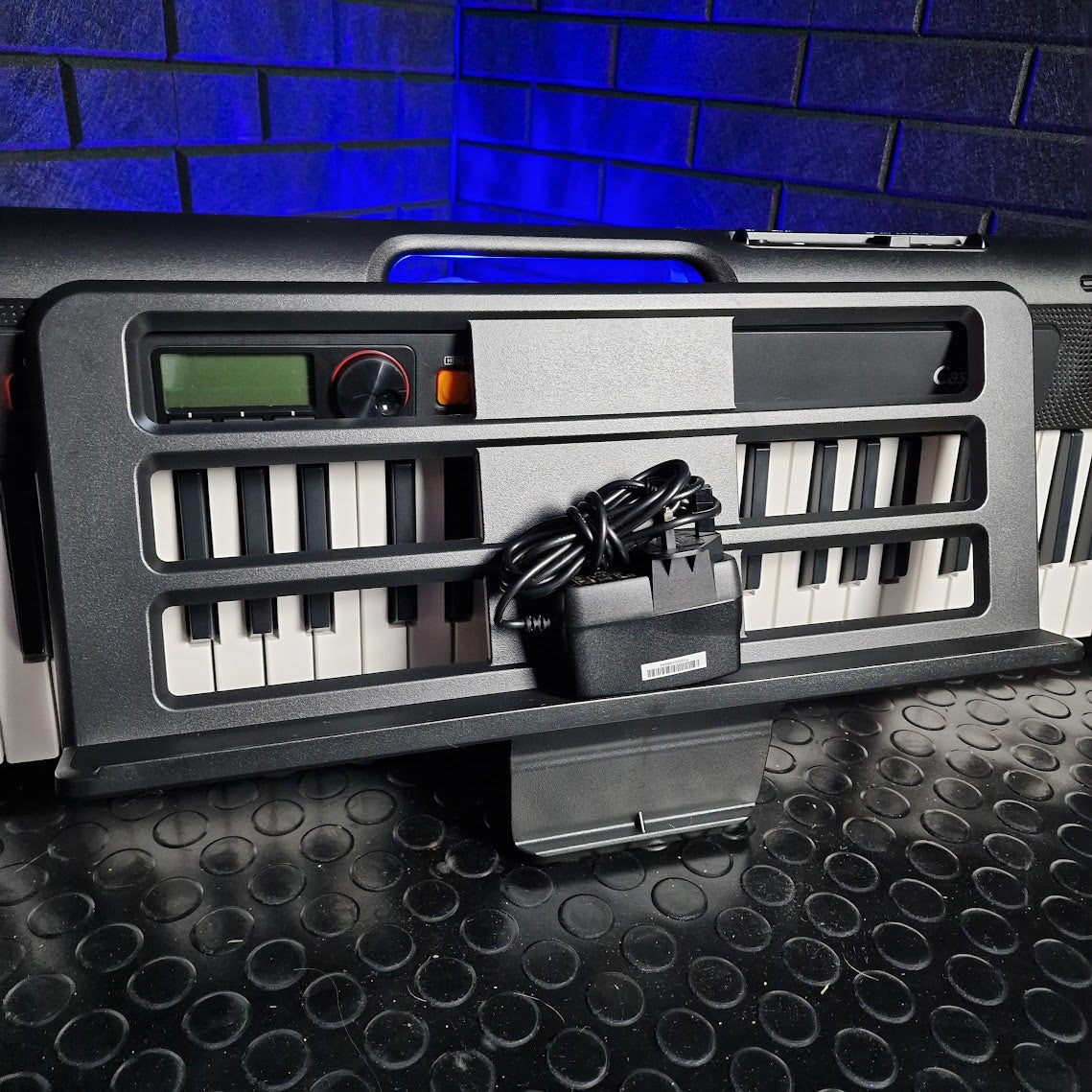 CASIOTONE CT-S200 61 KEY TOUCH SENSITIVE STARTER KEYBOARD + CASE