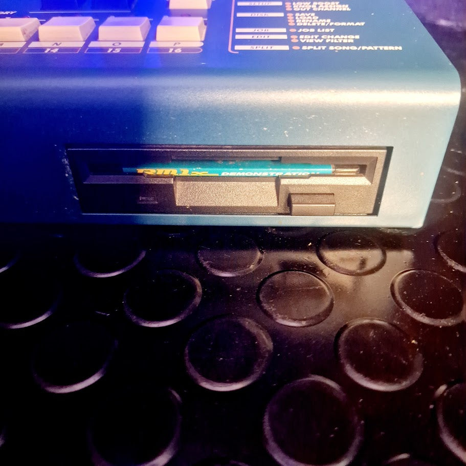 YAMAHA RM1X SEQUENCE REMIXER (FAULTY - SPARES / REPAIR)