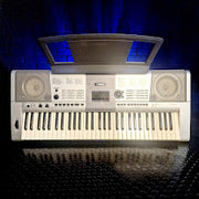 YAMAHA PSR E403 61 KEY KEYBOARD *FAULTY - 2 CRACKED KEYS*