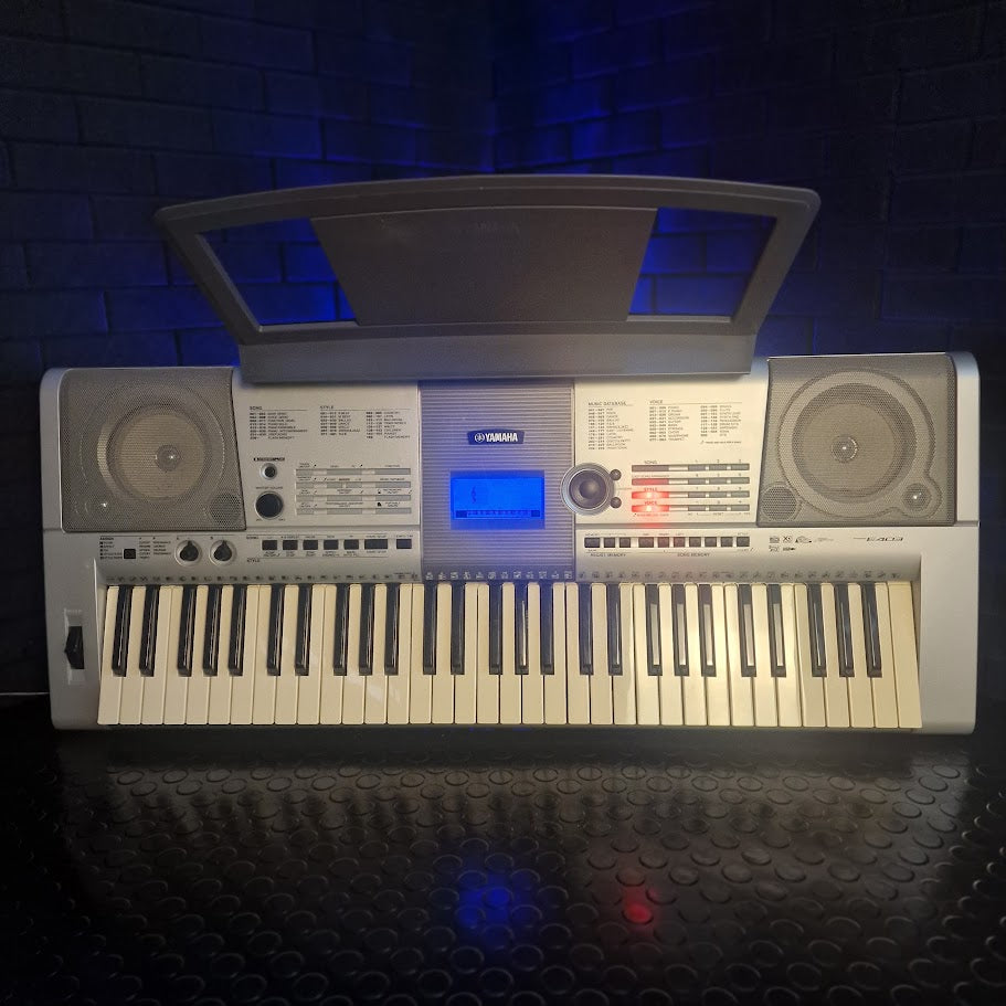 YAMAHA PSR E403 61 KEY KEYBOARD *FAULTY - 2 CRACKED KEYS*