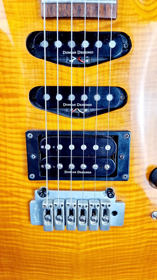 ARIA PRO II 2 MAGMA SERIES ORANGE SUPERSTRAT ELECTRIC GUITAR