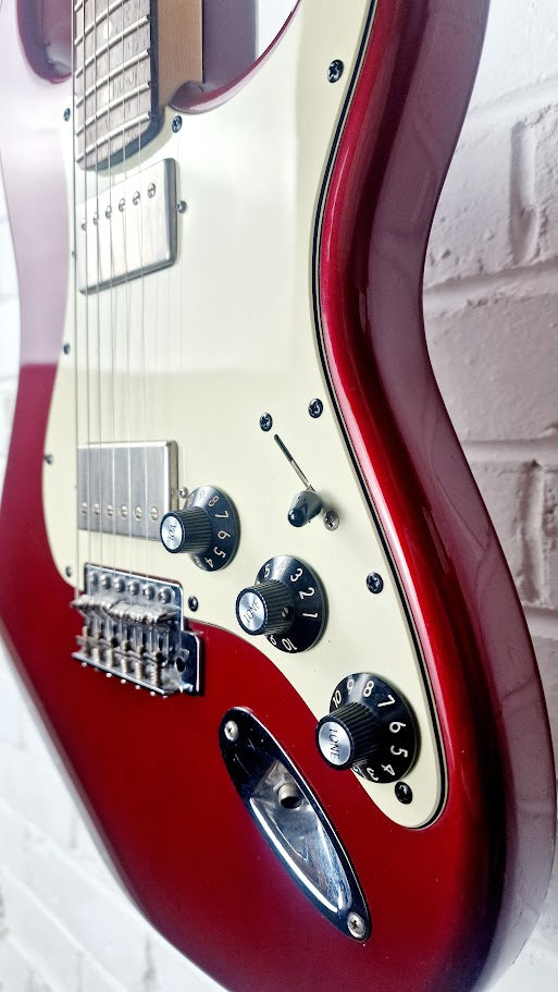 FENDER BLACKTOP STRATOCASTER 2010 HH CANDY APPLE RED ELECTRIC GUITAR