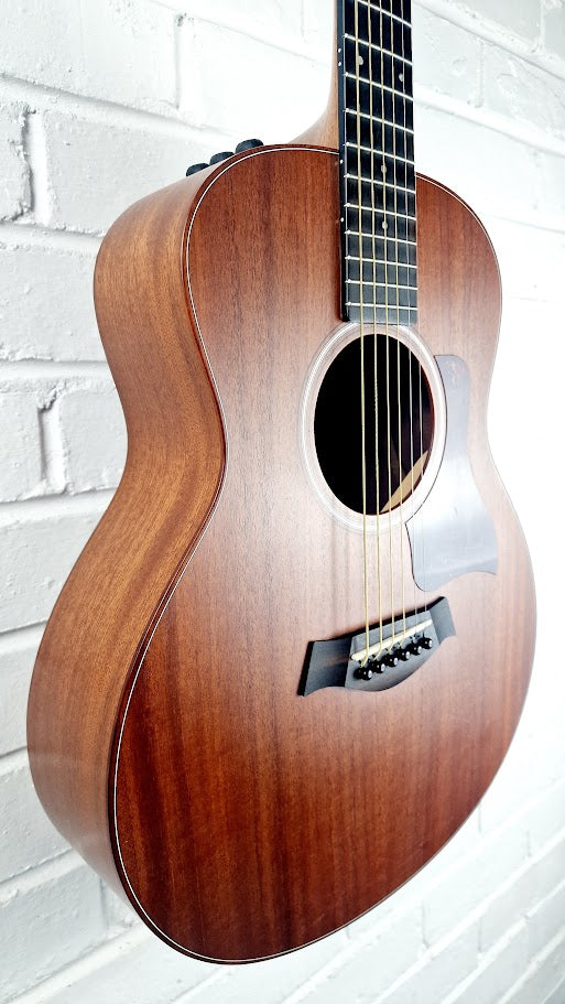 TAYLOR GS MINI E MAHOGANY ELECTRO ACOUSTIC GUITAR + TAYLOR GIG BAG