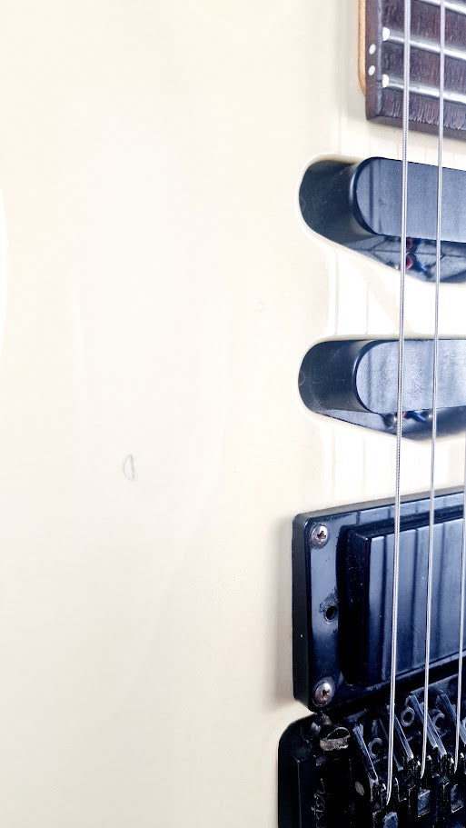 VESTER SUPER STRAT ANTIQUE WHITE 1980s ELECTRIC GUITAR