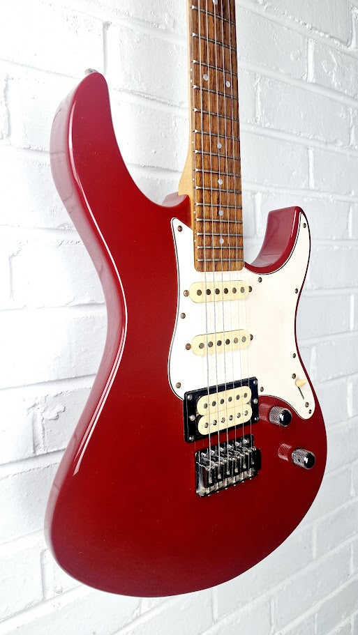 YAMAHA PACIFICA PAC112V RED ELECTRIC GUITAR