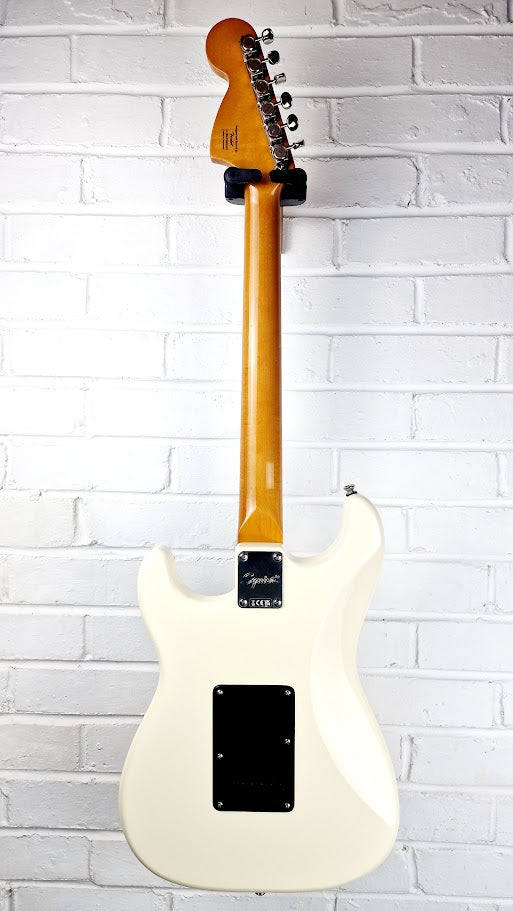SQUIER STRATOCASTER ELECTRIC GUITAR VINTAGE WHITE WITH GUYKER LOCKING TUNERS