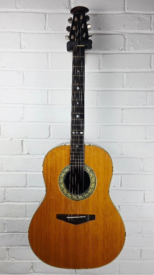 OVATION BALLADEER 1968 DELUXE ROUNDBACK ACOUSTIC GUITAR