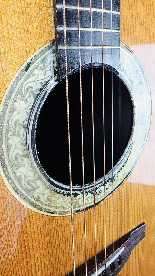 OVATION BALLADEER 1968 DELUXE ROUNDBACK ACOUSTIC GUITAR