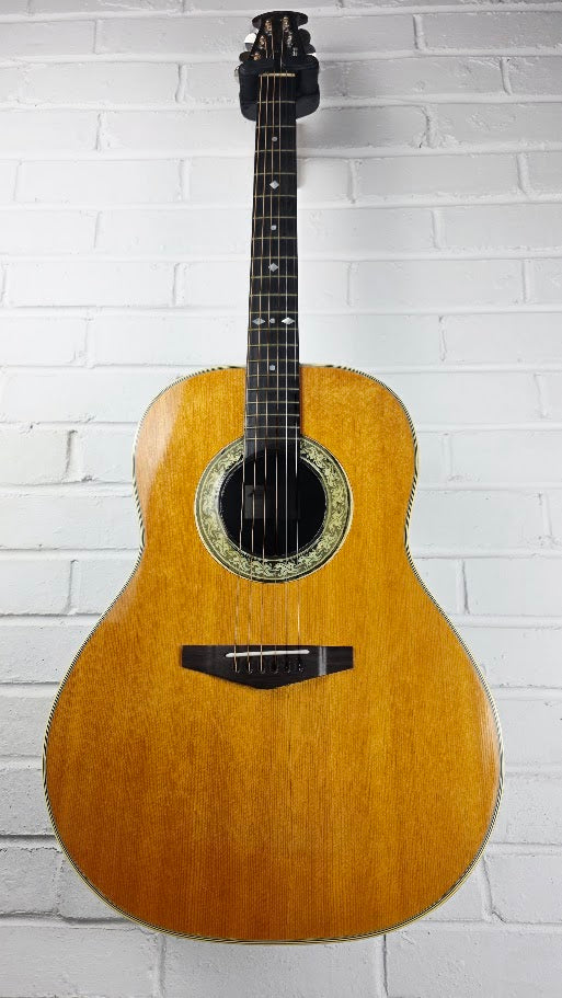 OVATION BALLADEER 1968 DELUXE ROUNDBACK ACOUSTIC GUITAR