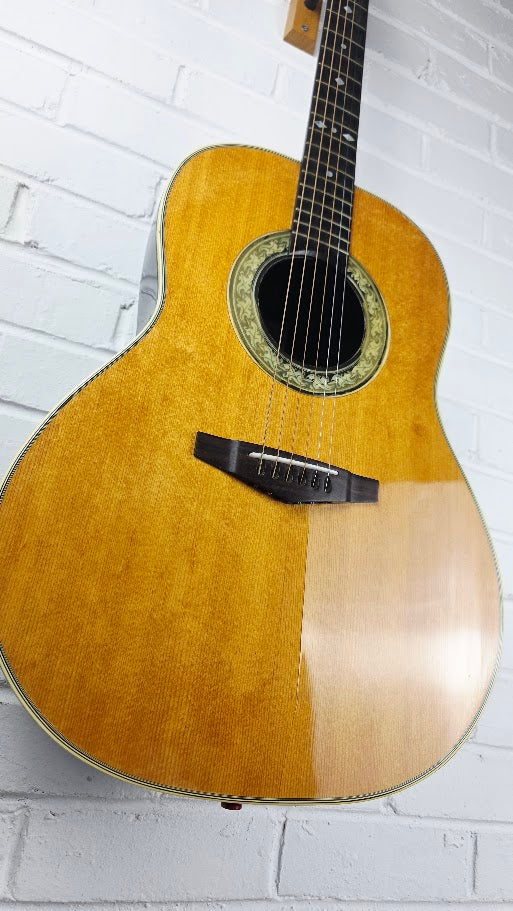 OVATION BALLADEER 1968 DELUXE ROUNDBACK ACOUSTIC GUITAR