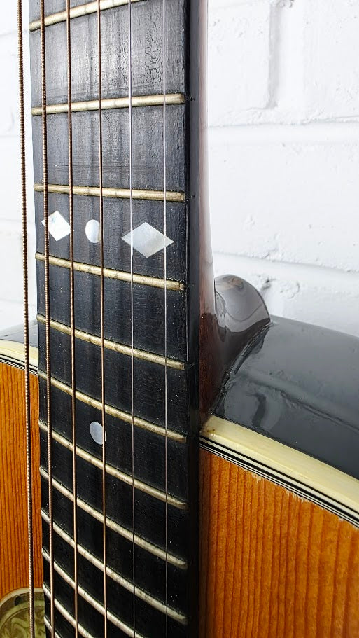 OVATION BALLADEER 1968 DELUXE ROUNDBACK ACOUSTIC GUITAR