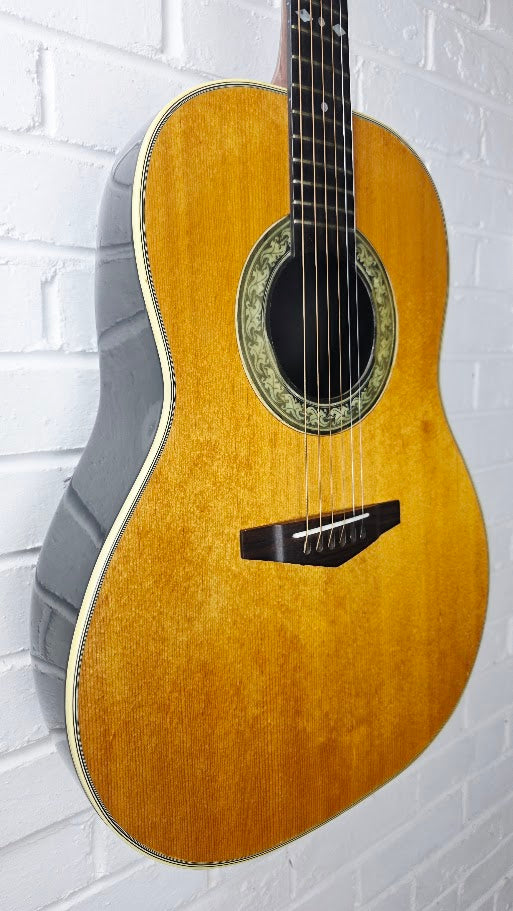 OVATION BALLADEER 1968 DELUXE ROUNDBACK ACOUSTIC GUITAR