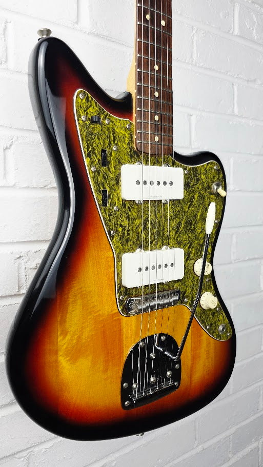 SQUIER JAZZMASTER VINTAGE MODIFIED SUNBURST ELECTRIC GUITAR