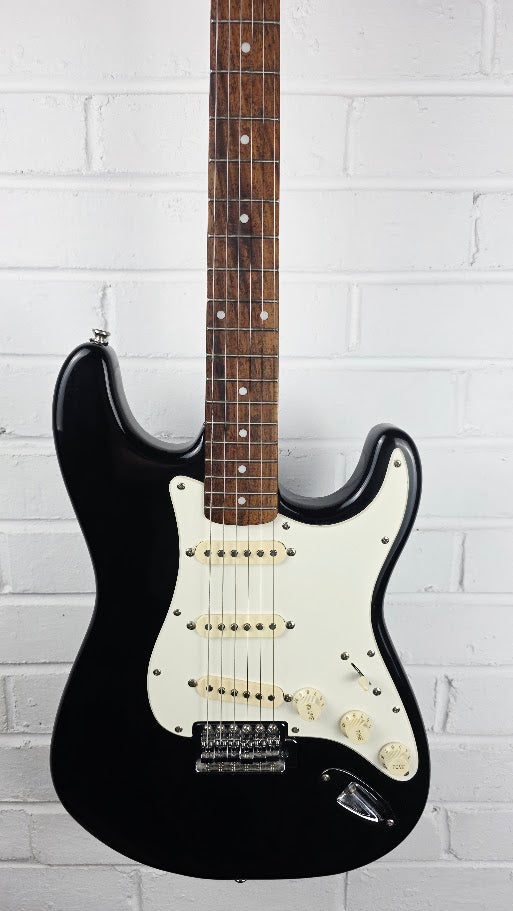 SQUIER STRATOCASTER 2004 INDONESIA BLACK ELECTRIC GUITAR