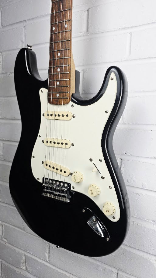 SQUIER STRATOCASTER 2004 INDONESIA BLACK ELECTRIC GUITAR