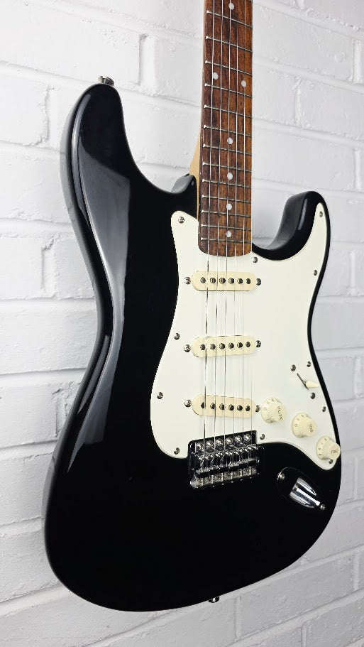 SQUIER STRATOCASTER 2004 INDONESIA BLACK ELECTRIC GUITAR