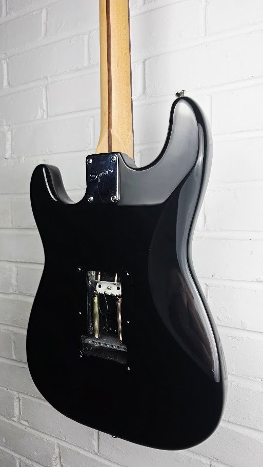 SQUIER STRATOCASTER 2004 INDONESIA BLACK ELECTRIC GUITAR