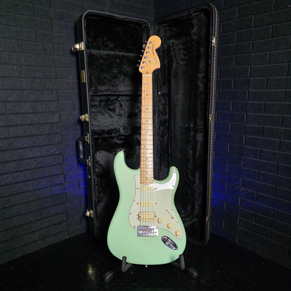 FENDER AMERICAN PERFORMER STRATOCASTER HSS SATIN SURF GREEN + HARD CASE