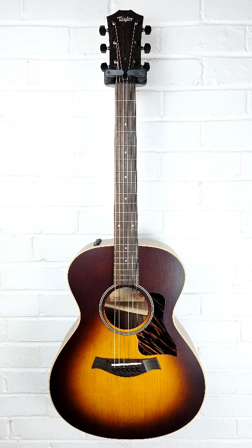 TAYLOR AD12E SB SUNBURST AMERICAN DREAM ELECTRO ACOUSTIC GUITAR + TAYLOR CASE