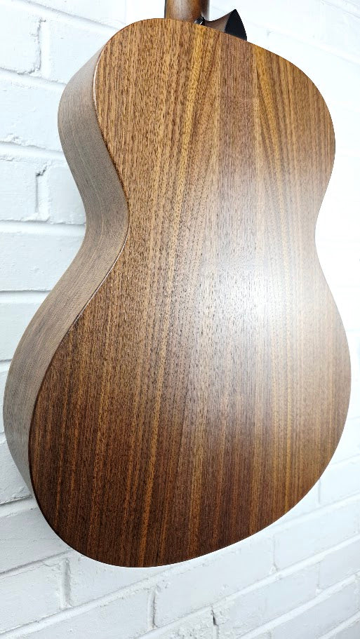 TAYLOR AD12E SB SUNBURST AMERICAN DREAM ELECTRO ACOUSTIC GUITAR + TAYLOR CASE
