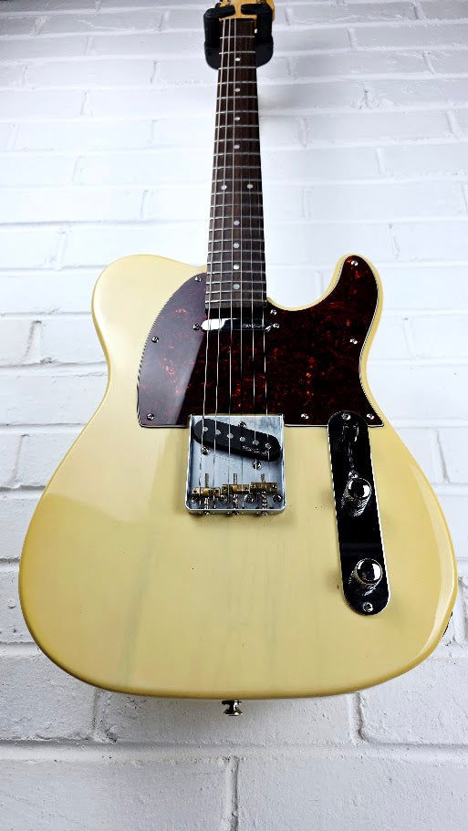 VINTAGE REISSUED SERIES V2 BLONDE TELECASTER ELECTRIC GUITAR