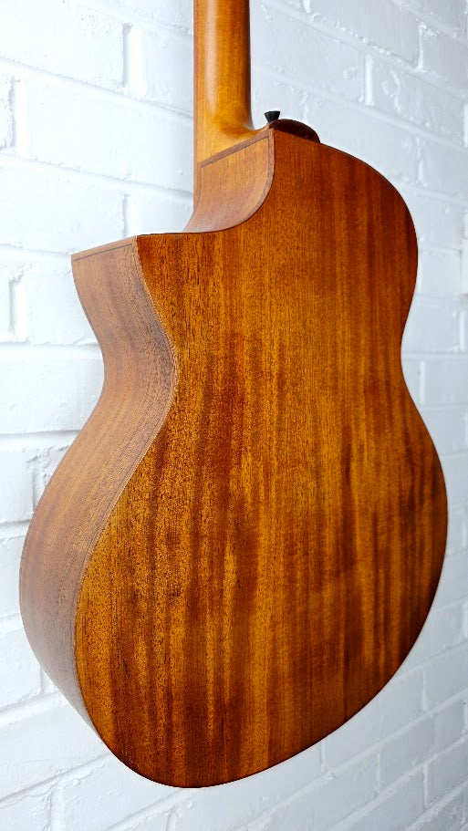 LINDO NEPTUNE SE V2 ELECTRO ACOUSTIC GUITAR