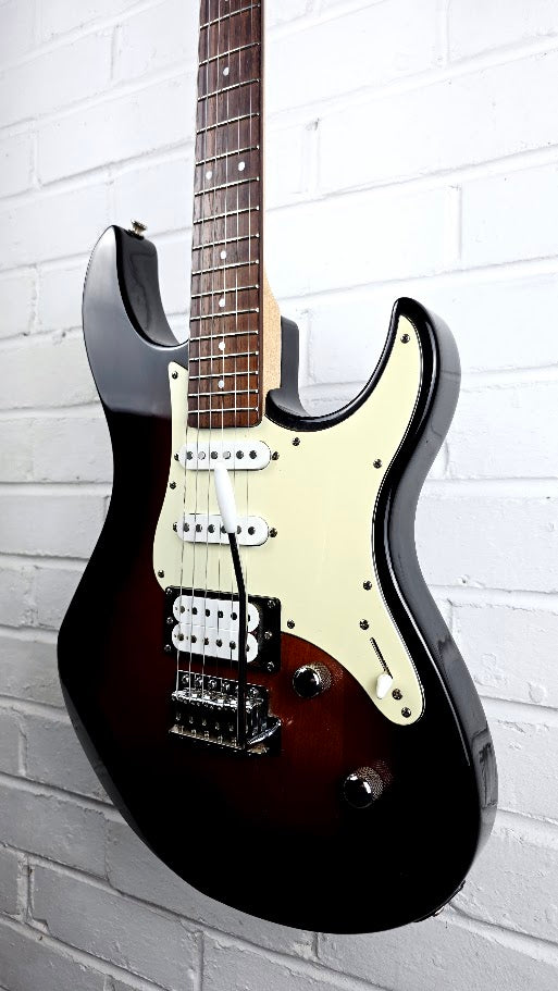 YAMAHA PACIFICA 112V OLD VIOLIN SUNBURST ELECTRIC GUITAR