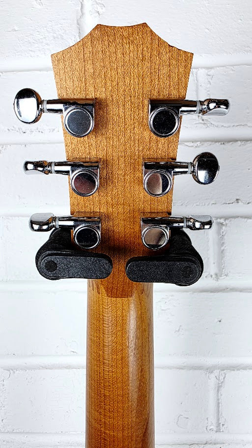 TAYLOR BABY BT1e ELECTRO ACOUSTIC GUITAR AND CASE