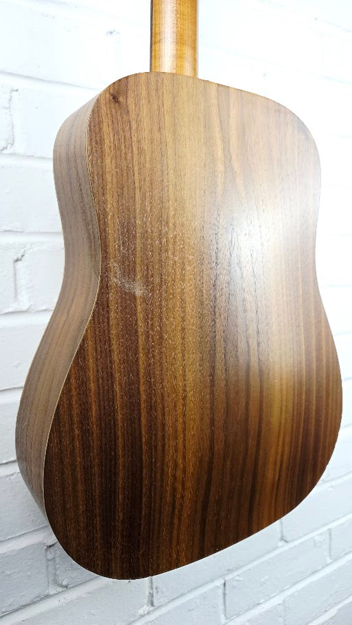 TAYLOR BABY BT1e ELECTRO ACOUSTIC GUITAR AND CASE