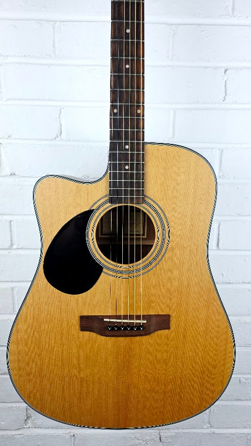 FRESHMAN FA200CELH LEFT HANDED ELECTRO ACOUSTIC GUITAR
