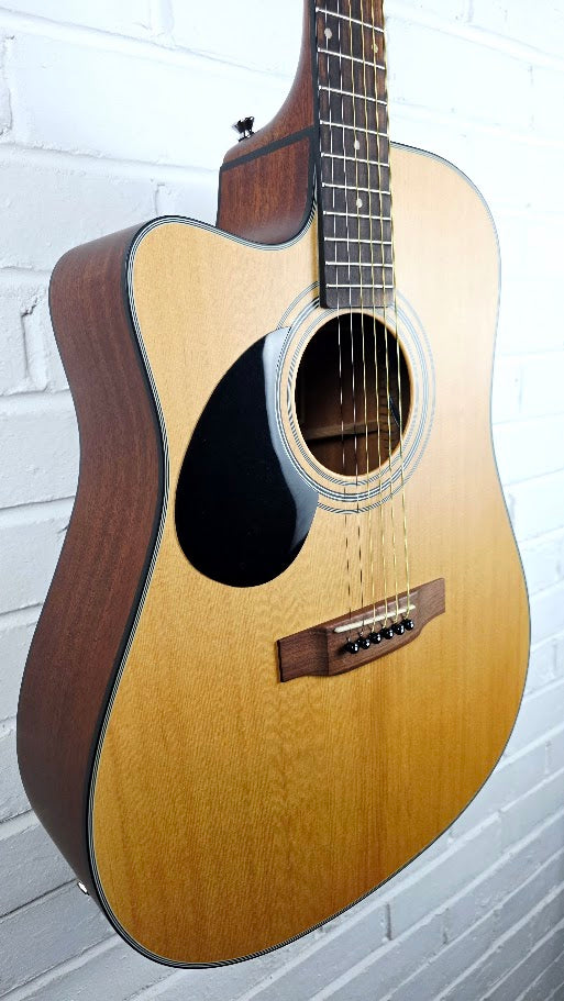 FRESHMAN FA200CELH LEFT HANDED ELECTRO ACOUSTIC GUITAR