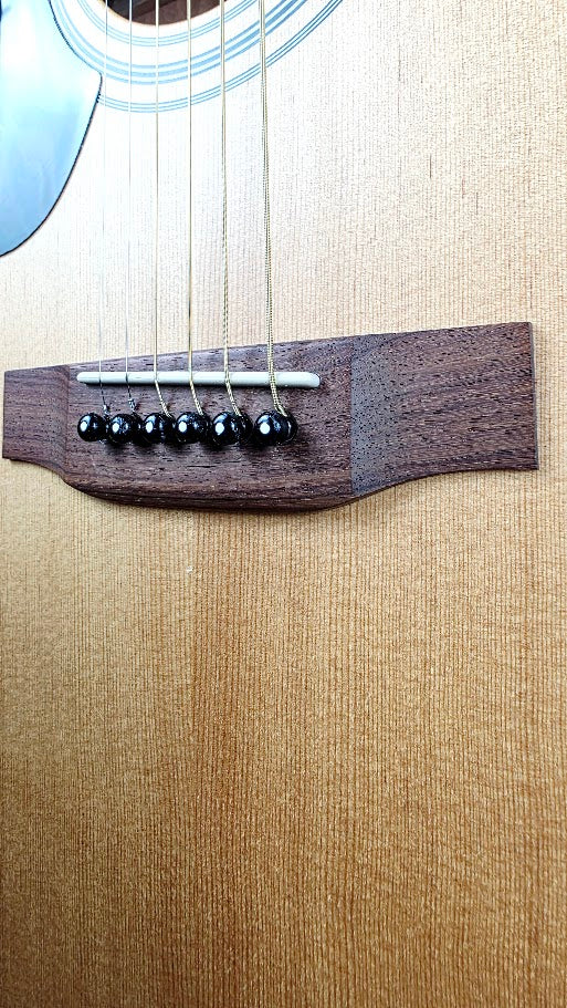 FRESHMAN FA200CELH LEFT HANDED ELECTRO ACOUSTIC GUITAR