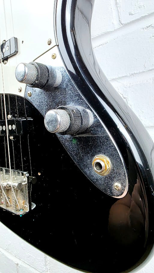 FENDER 1984 MIJ JAZZ BASS BLACK SERIAL E968853