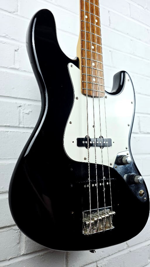 FENDER 1984 MIJ JAZZ BASS BLACK SERIAL E968853