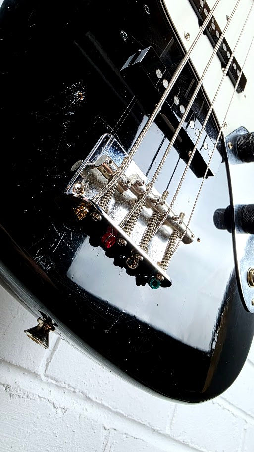 FENDER 1984 MIJ JAZZ BASS BLACK SERIAL E968853