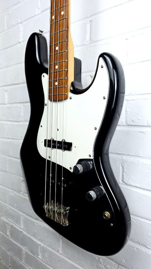 FENDER 1984 MIJ JAZZ BASS BLACK SERIAL E968853