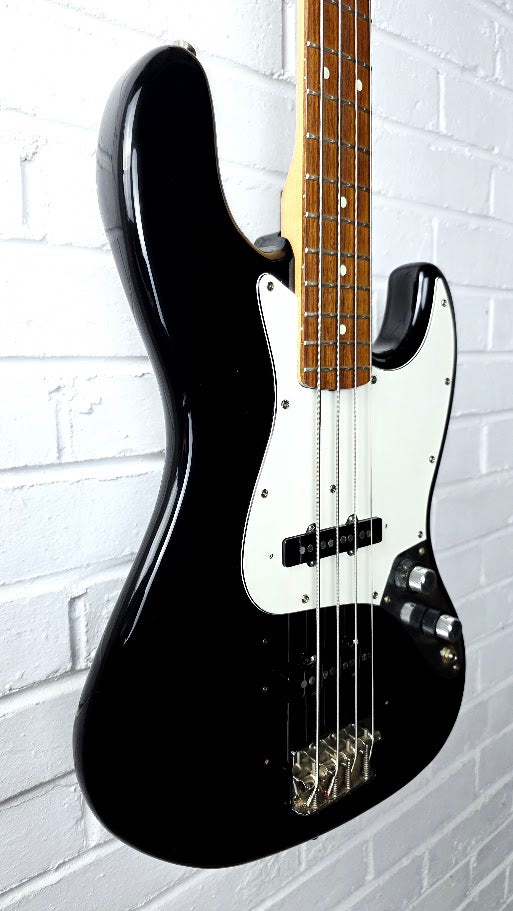 FENDER 1984 MIJ JAZZ BASS BLACK SERIAL E968853